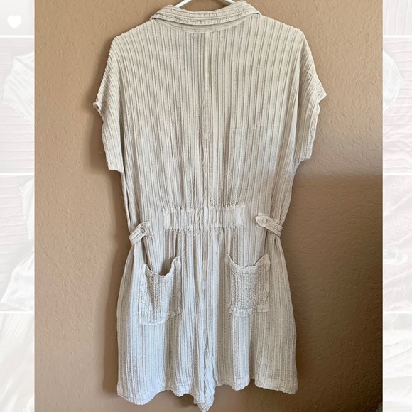 Vintage Havana Button down textured romper with adjustable buttons at waist - Picture 6 of 10